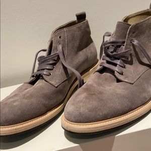 Banana Republic men’s chukka boots